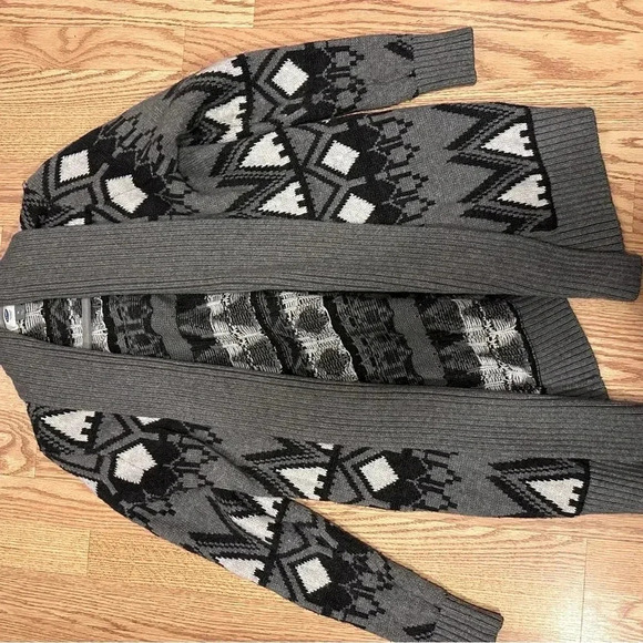 Long Knit Grey Patterned Cardigan Sweater Size Medium - Picture 3 of 8